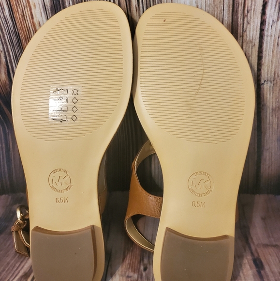 Michael Kors Plate Sandal - Picture 8 of 9